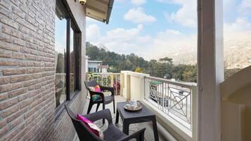 Deluxe Villa, Balcony, Courtyard View | Property grounds