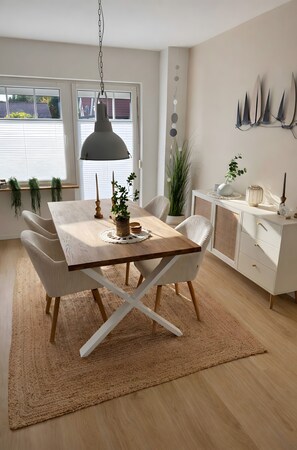 Dining - Holiday Home 'Emmas Friesenglück' with Private Garden, Balcony and Wi-Fi (Hage)