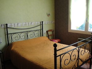 Iron/ironing board
