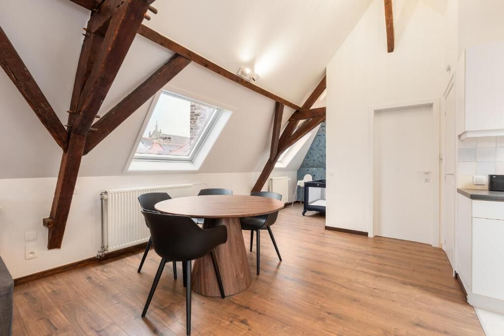 Loft, City View | Dining