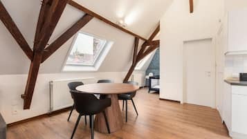 Loft, City View | Dining