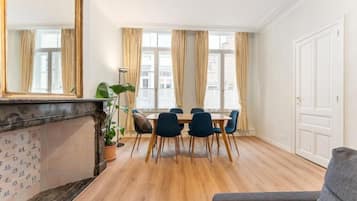Apartamento | Área de estar | TV de tela plana