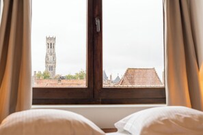 Gác, quang cảnh thành phố