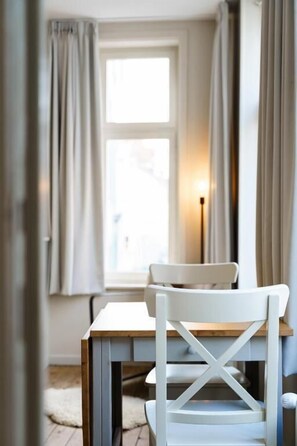 Classic Studio | Dining - Ridderspoor Holiday Apartments (Brugge)