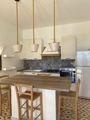 Villa, Garden View | Private kitchen