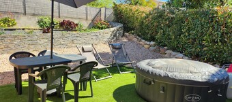 Charming apartment with jacuzzi and outdoor pool near Ajaccio