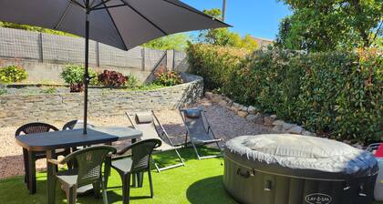 Charming apartment with jacuzzi and outdoor pool near Ajaccio