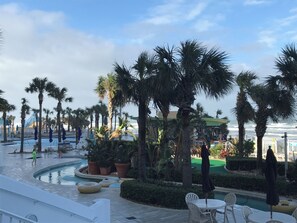 Outdoor dining - 1BR Suite Wyndham Ocean Walk (Daytona Beach)