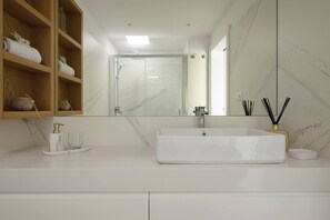 Shower, hair dryer, towels - Villa Guerrero - Bright house, private garden and a (Maspalomas)