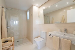 Shower, hair dryer, towels, soap - Sunset Dream Apartment -50m from San Agustin Beach (Maspalomas)