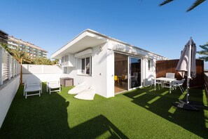 Outdoor dining - Sunset Dream Apartment -50m from San Agustin Beach (Maspalomas)