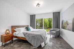 Room - Vrbo Property (Petite-Rivière)