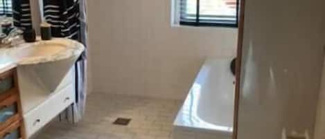 Double Room, Garden View | Bathroom | Separate tub and shower, free toiletries, hair dryer, towels