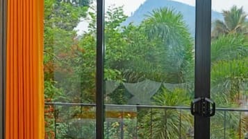 Twin Room, Balcony | Interior