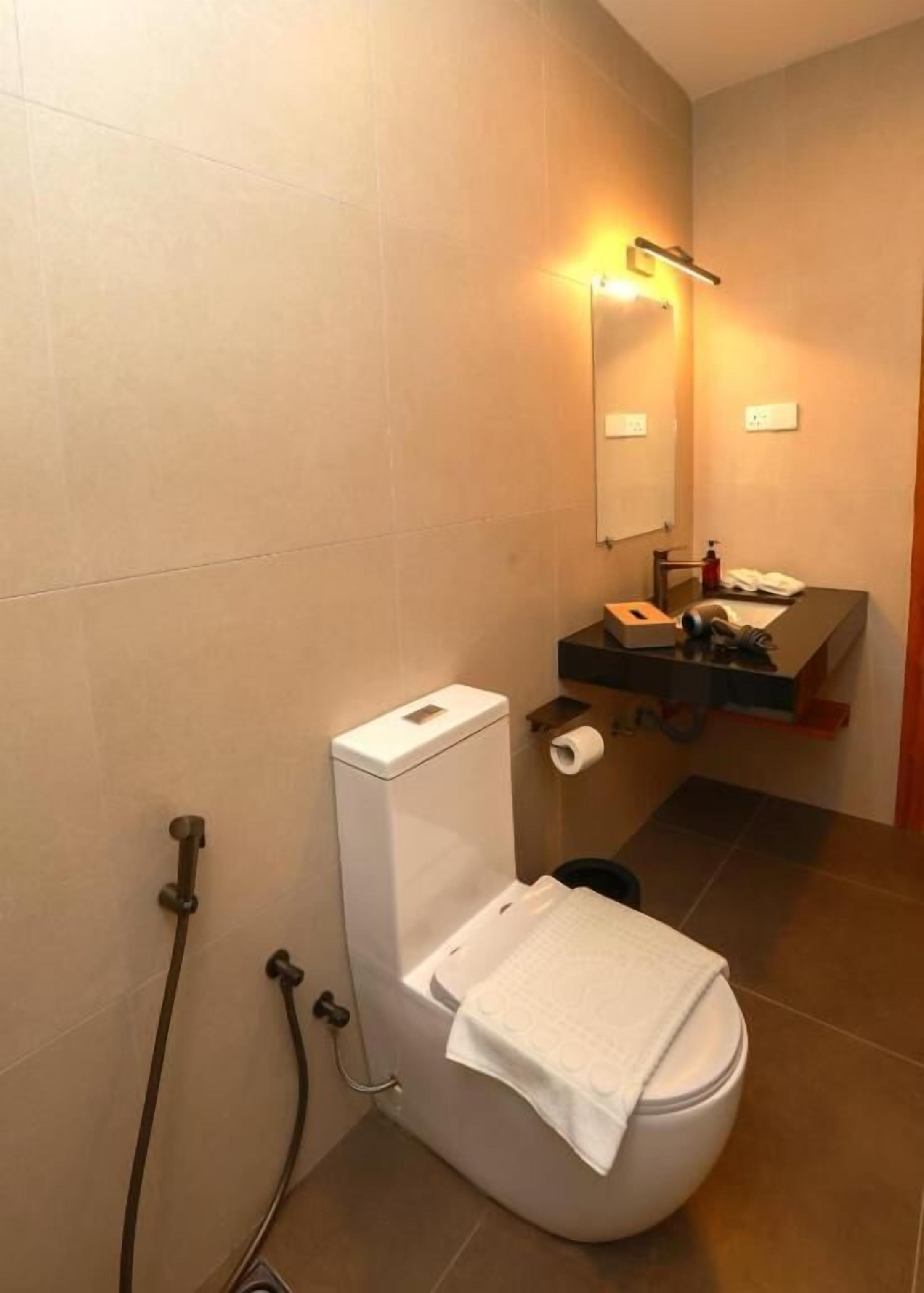 Familie vierpersoonskamer, balkon | Badkamer