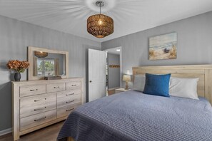 Iron/ironing board, Internet, bed sheets - We Love Dogs - No Pet Fees - Near Wrightsville Bc (Wilmington)