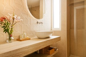 Shower, hair dryer, towels, soap - 1.6 Amapola Moon - beachfront comfort. (Maspalomas)
