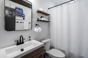 Shower, hair dryer - Carolina Condo - Pets Welcome - Walkable Downtown (Wilmington)