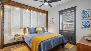 2 bedrooms, iron/ironing board, internet, bed sheets