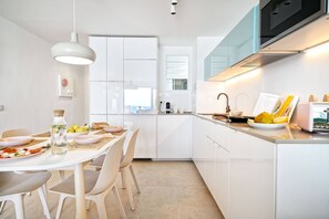 Fridge, microwave, stovetop, dishwasher - 1.7 Amapola Waves- newly refurbished, opposite the p (Maspalomas)