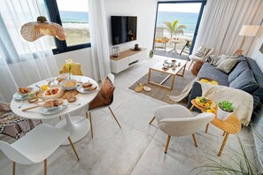 Dining - 1.5 Amapola Coast: newly refurbished, facing the beach. (Maspalomas)