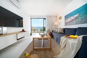 TV - 1.5 Amapola Coast: newly refurbished, facing the beach. (Maspalomas)
