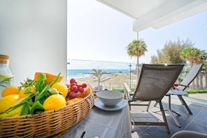 Outdoor dining - 1.8 Amapola Blue Sea: recently refurbished, in front of the (Maspalomas)