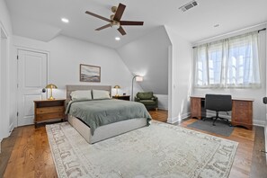 Room - Above Iris Estate | 100+ Acres | Pool/Spa | Private | Luxury (Dickson)