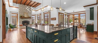 Above Iris Estate | 100+ Acres | Pool/Spa | Private | Luxury