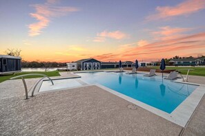 Pool - One-of-a-kind tiny home designed for an unforgettable stay by the beautiful San Jacinto River (Highlands)