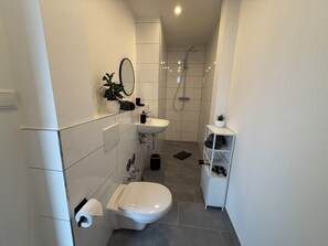 Bathroom - Vrbo Property (Karlsruhe)