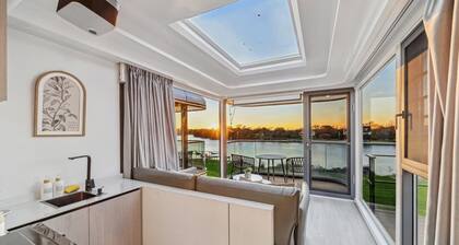 Le Bateau 10 - A Unique Stay by San Jacinto River