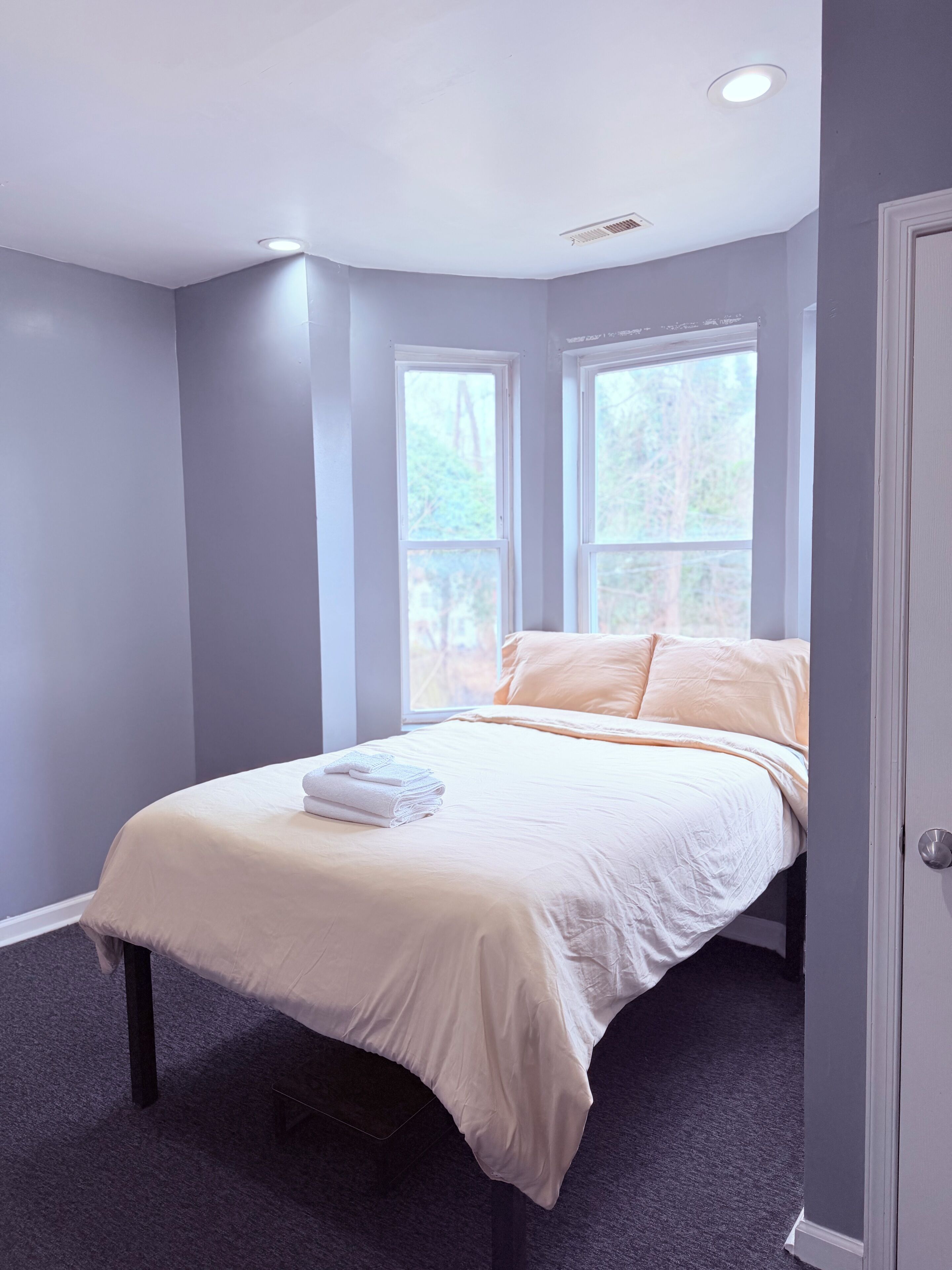 4 chambres, fer et planche à repasser, Wi-Fi, draps fournis