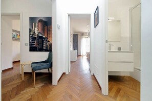 Interior - Albertelli - Large and comfortable apartment for 6 (Roma)