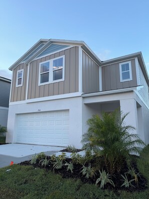 Exterior - Brand new spacious 5 BR, 3 bath, 2 story house in beautiful Haines City with AC. (Haines City)