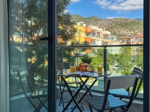 Outdoor dining - Qoople Elite 3 City 16 Apartment in Alanya, Turkey (Alanya)