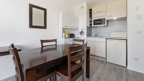 Dining - Charming apartment for 4 people near shops (Grasse)