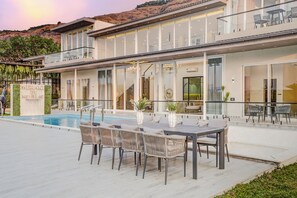 Outdoor dining - ELIVAAS Meraki Luxe 6BHK Glass Villa (Lonavala)