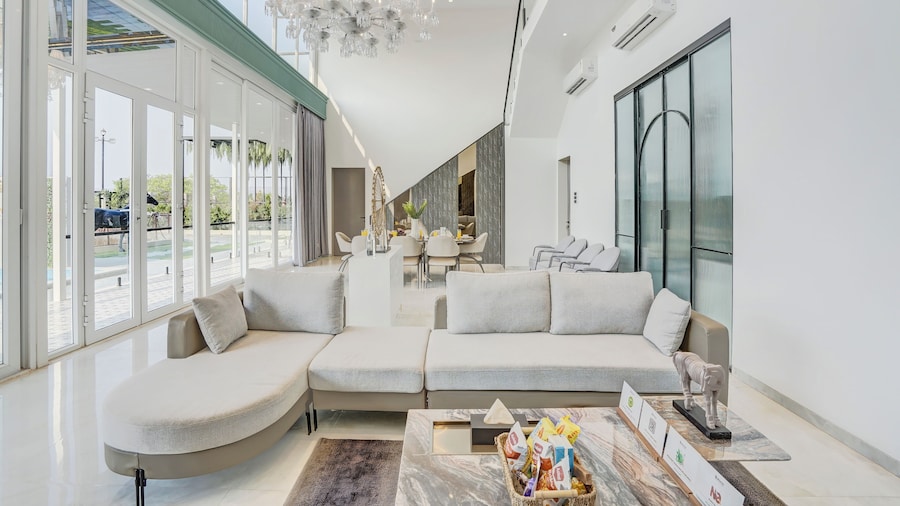 ELIVAAS Meraki Luxe 6BHK Glass Villa