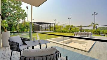 Deluxe Villa, Balcony | Outdoor dining