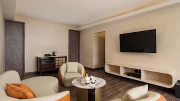 Family Suite, Balcony, Ocean View | Living area