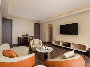 Familiesuite, balkong, havutsikt | Oppholdsområde