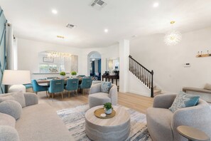 Interior - NEW 6 Bed villa SOUTH facing Pool/Spa-Games-Disney (Kissimmee)
