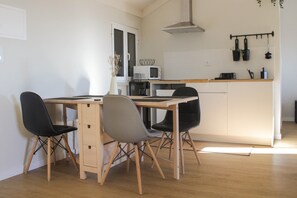 Dining - Casa das Giestas: Mountain View, Wi-Fi and Air Conditioning (Mondim de Basto)