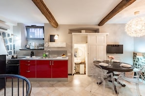 Standard Apartment, Multiple Bedrooms (L’Angolo Di Camogli) | Private kitchen | Fridge, oven, stovetop, coffee/tea maker