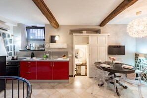 Standard Apartment, Multiple Bedrooms (L’Angolo Di Camogli) | Private kitchen | Fridge, oven, stovetop, coffee/tea maker - Langolo Di Camogli (Uscio)