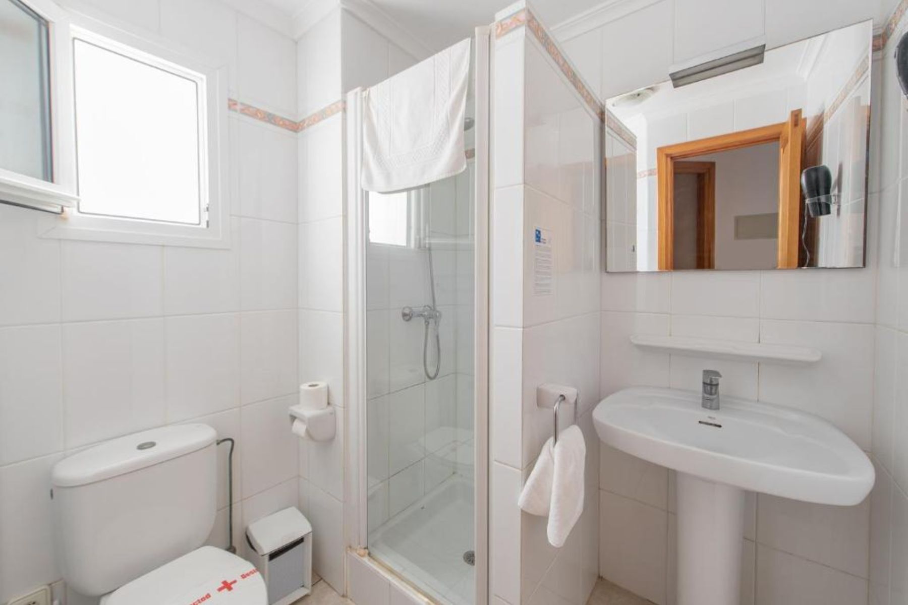 Standard Apartment, 1 Bedroom, Balcony, Sea View | Bathroom | Towels