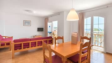 Apartment, 2 Bedrooms, Sea View | Living area