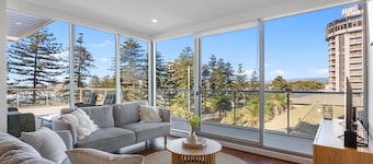 Stylish 2-bed With Terrace, 3-min Walk to Beach