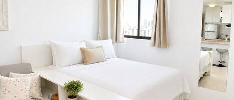 Iron/ironing board, WiFi, bed sheets